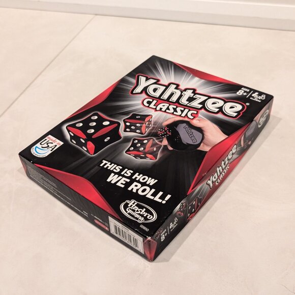 Yahtzee Classic Hasbro Games (00950) - Picture 3 of 8